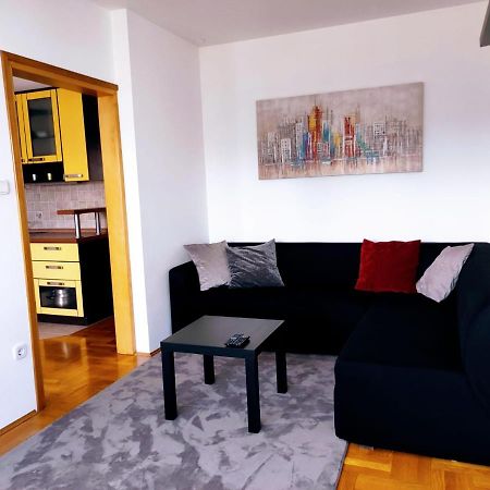 Mimi'S Apartment Zagreb Bagian luar foto