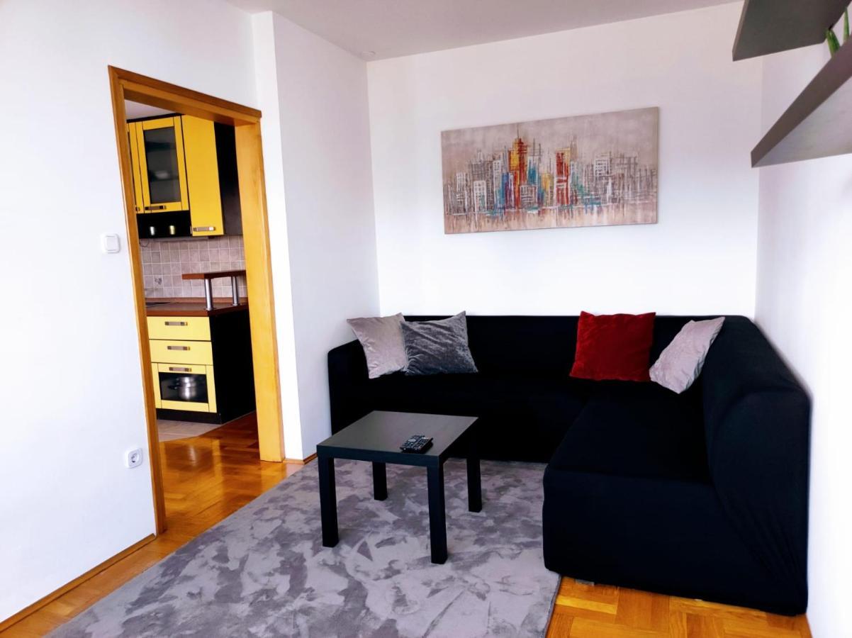 Mimi'S Apartment Zagreb Bagian luar foto