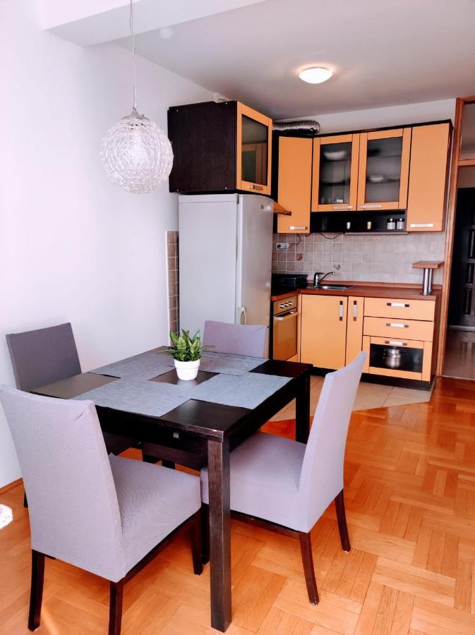Mimi'S Apartment Zagreb Bagian luar foto
